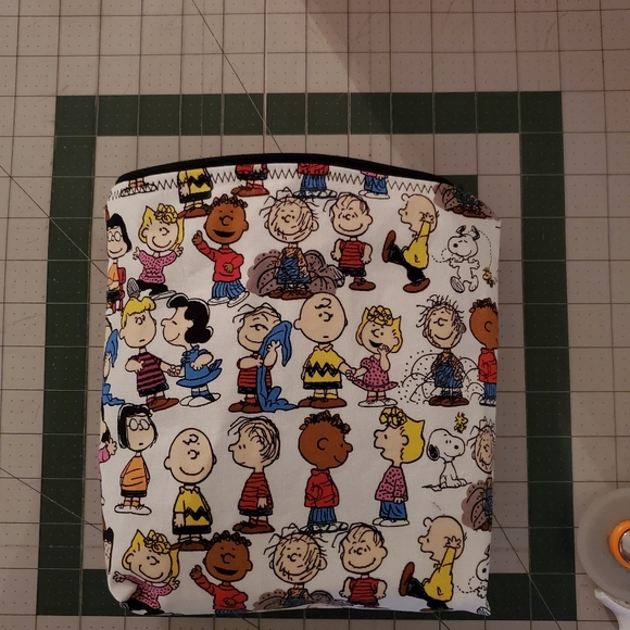 Peanuts snoopy charlie brown makeup travel… - Picture 5 of 6